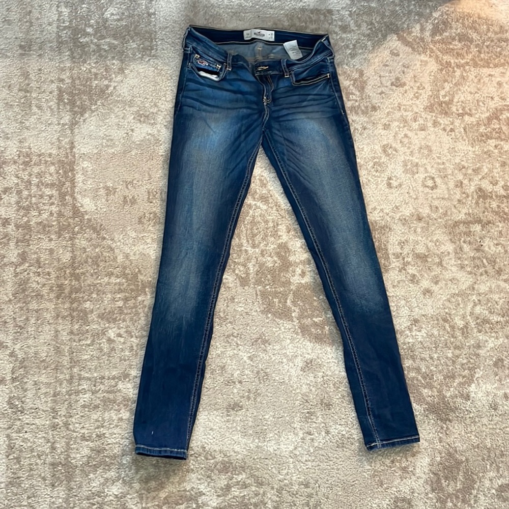 Hollister skinny jeans 6.